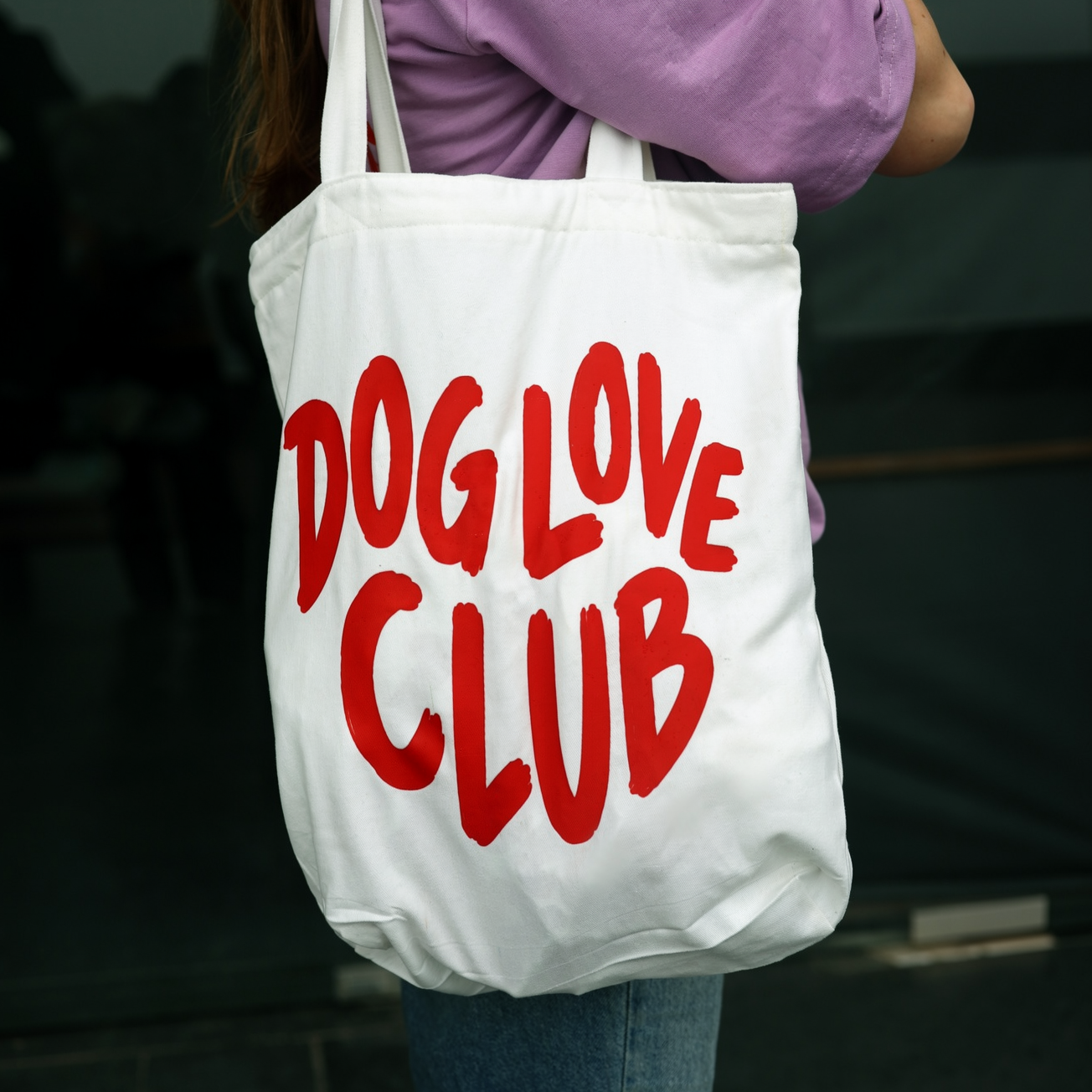 dog love club tote close up 