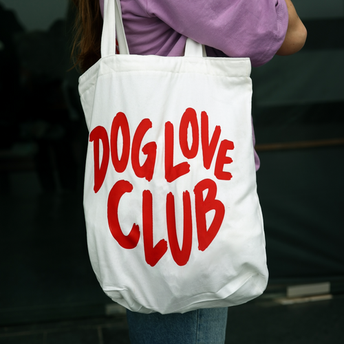 dog love club tote close up 